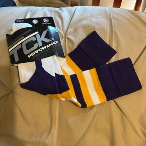 NWT Athletic performance socks for baseball/or any sport  size s/m 7